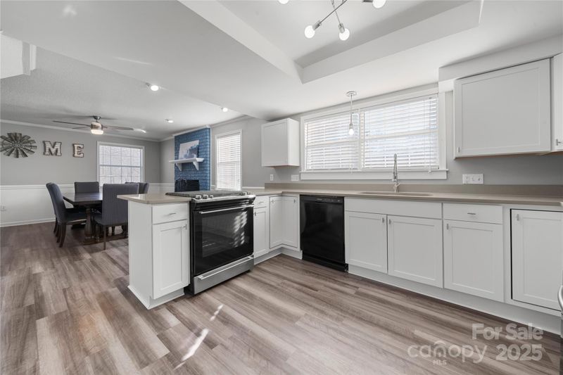 152 Eastcliff Dr SE, Concord, NC 28025