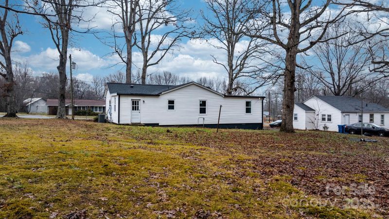 1940 33rd Ave NE, Hickory, NC 28601