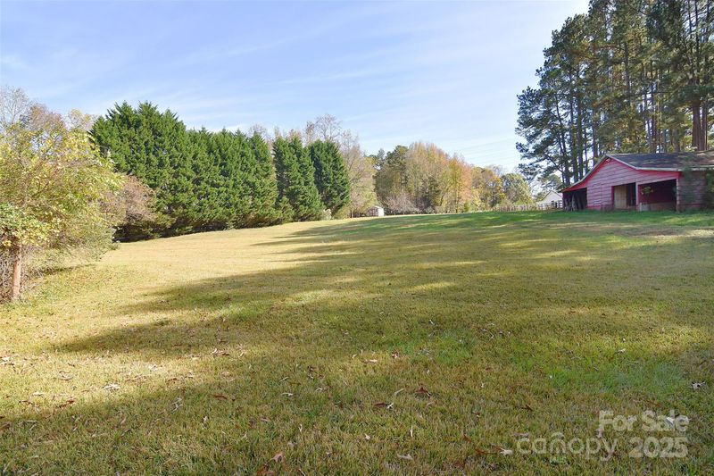 11201 Idlewild Rd, Matthews, NC 28105
