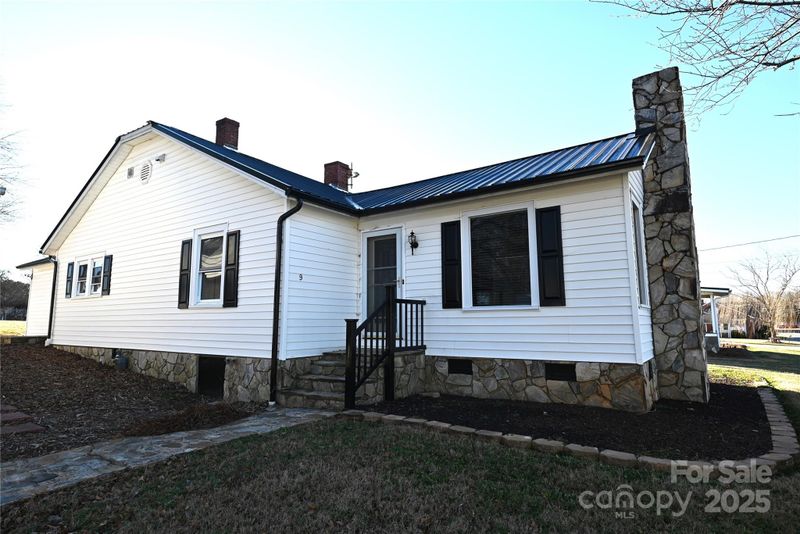 9 N 11th Ave, Maiden, NC 28650