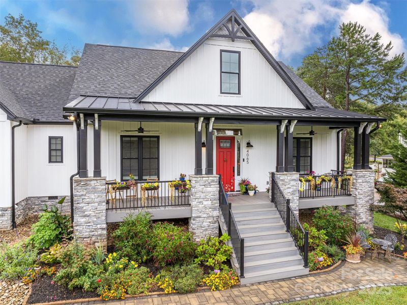 4065 Wandering Ln NE, Hickory, NC 28601