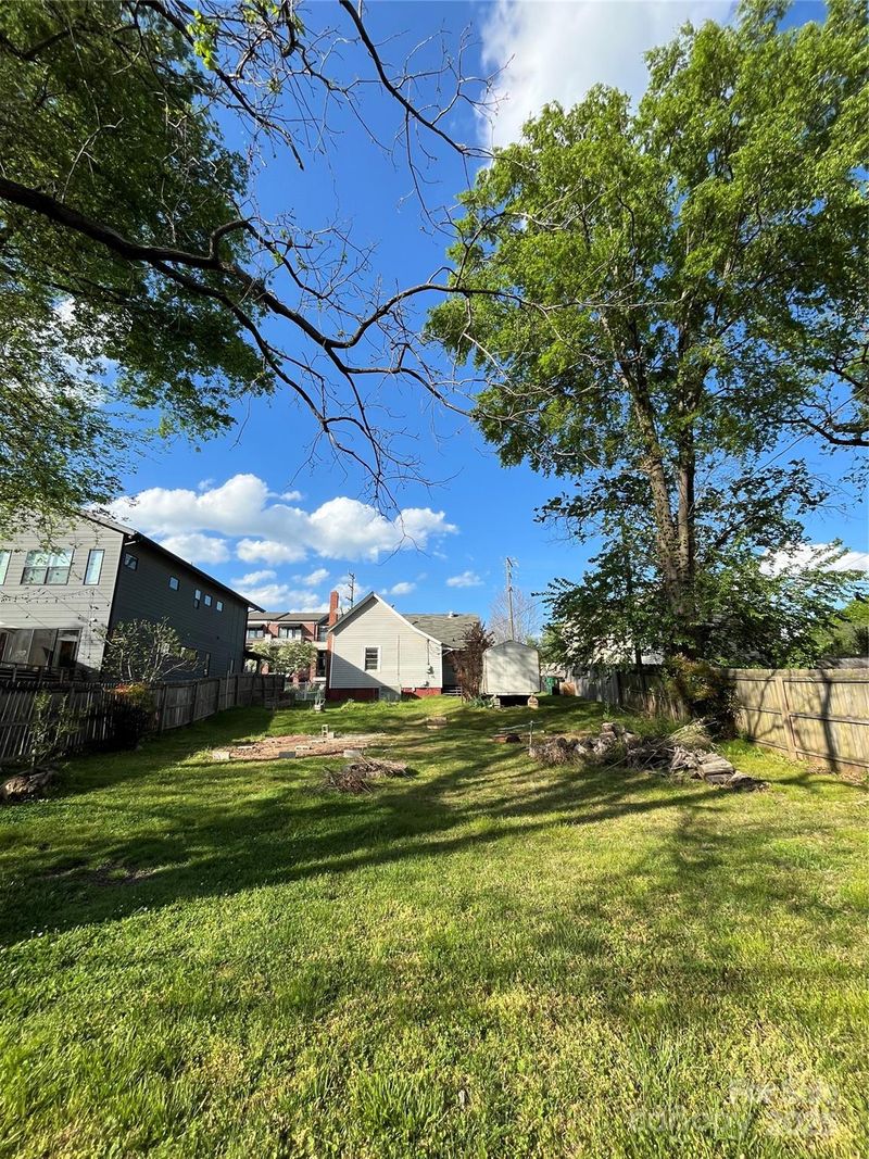 2824 N Brevard St, Charlotte, NC 28205