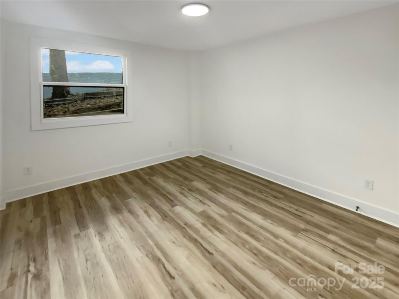 4914 Valley Stream Rd, Charlotte, NC 28209