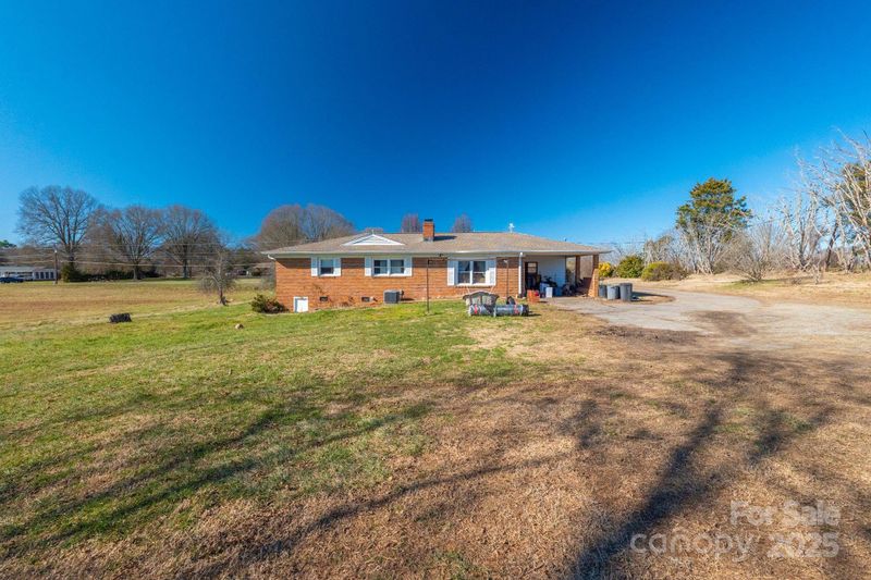 2829 Long Cir, Iron Station, NC 28080
