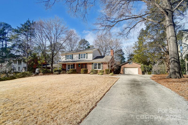 1300 Old Farm Rd, Charlotte, NC 28226