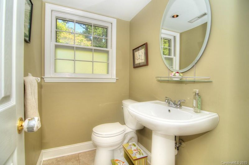 2440 Sugar Mill Rd, Charlotte, NC 28210