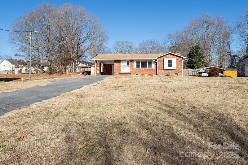 160 Northcrest Dr, Kannapolis, NC 28081