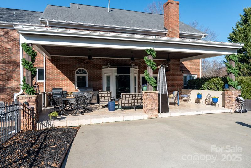 21711 Shoveller Ct, Cornelius, NC 28031