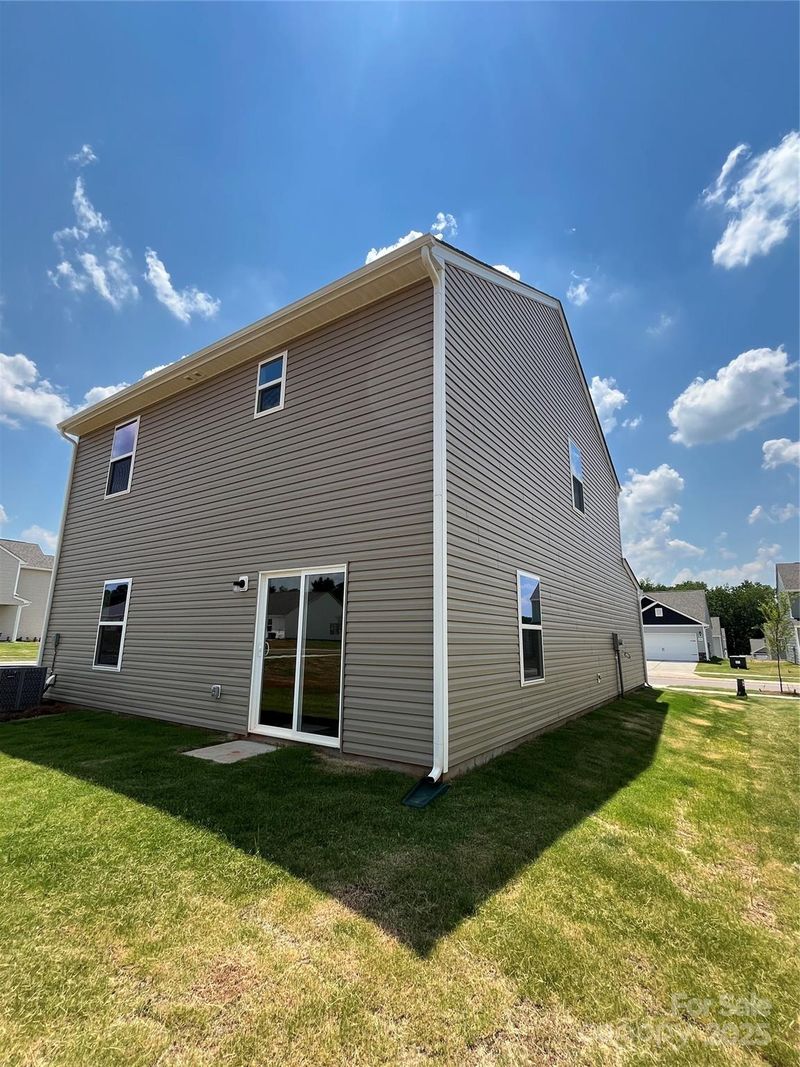 2255 Transatlantic Ave, Charlotte, NC 28215