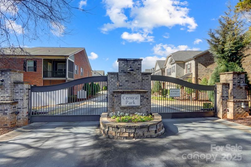 10715 Campbell Commons Way, Charlotte, NC 28277