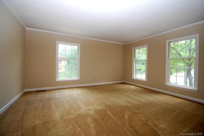 7127 Leaves Ln, Charlotte, NC 28213