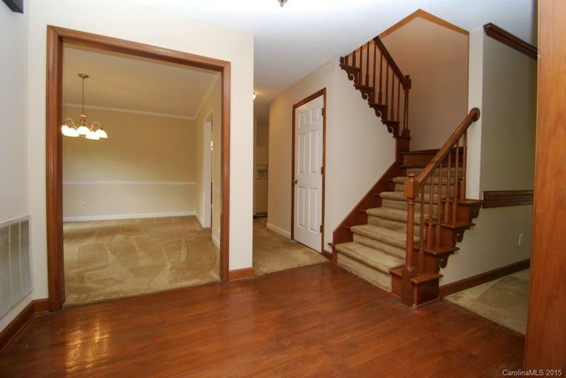 7127 Leaves Ln, Charlotte, NC 28213