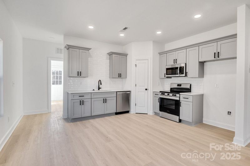 1715 Pope Ave, Gastonia, NC 28052