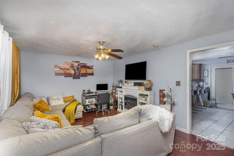 2465 Cedar Valley Dr, Conover, NC 28613