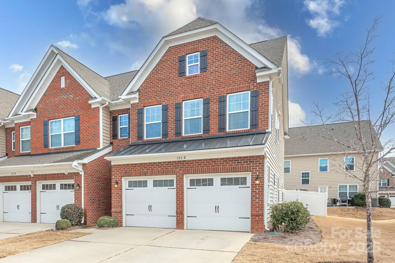 105 Clarendon St #E, Mooresville, NC 28117