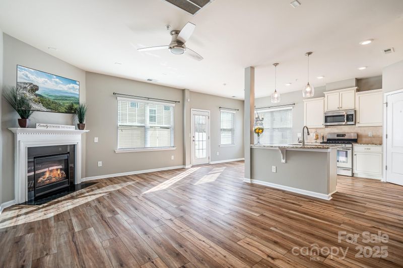 105 Clarendon St #E, Mooresville, NC 28117