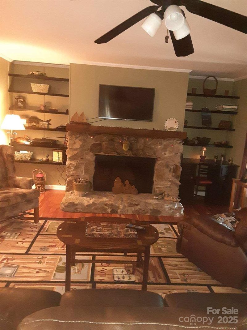 7381 Norman Dr, Sherrills Ford, NC 28673