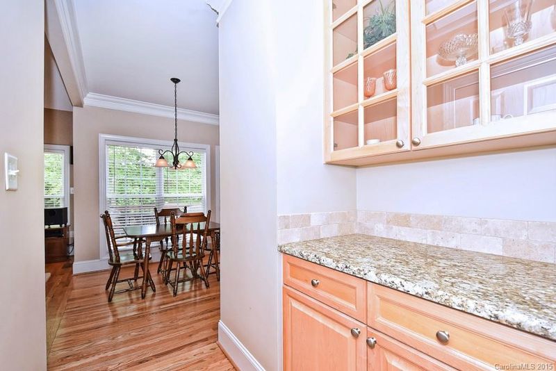 385 Killian Ct, Matthews, NC 28104