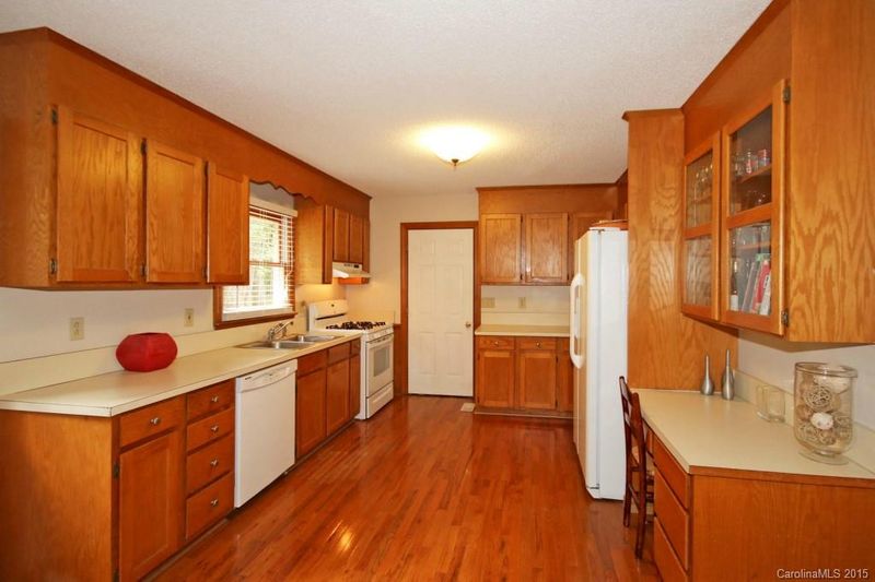 2520 NE 36th Ave NE, Hickory, NC 28601