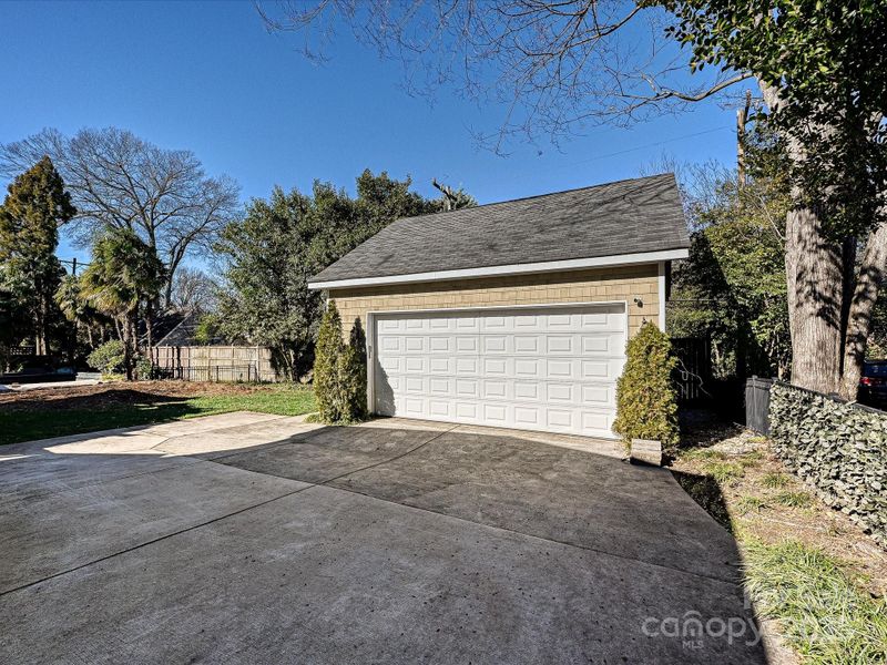 2300 Westfield Rd, Charlotte, NC 28207