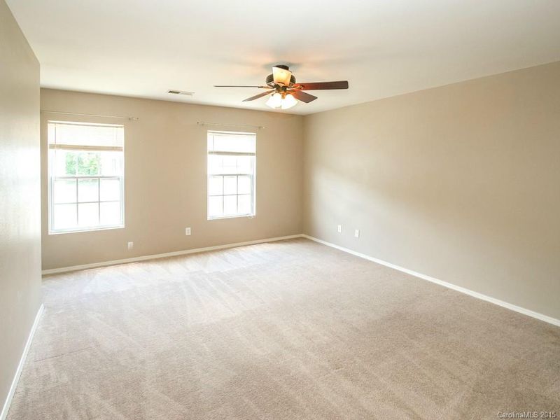 8340 Ainsworth St, Charlotte, NC 28216