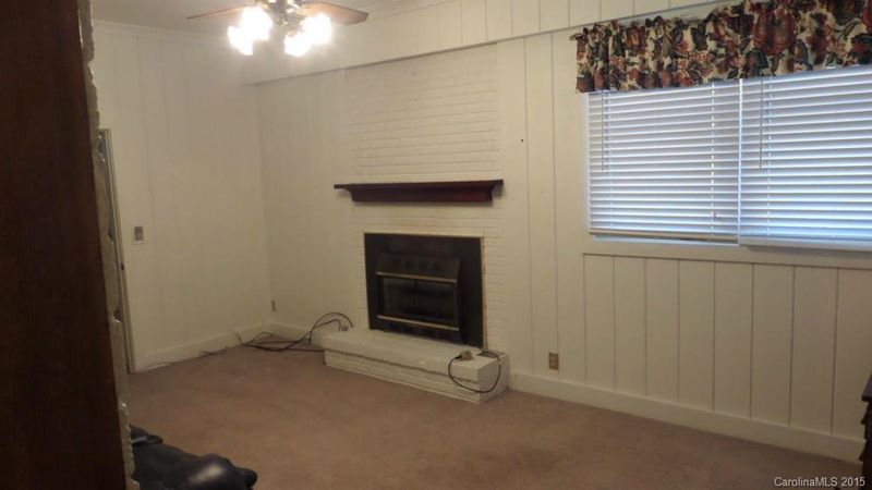 4612 Oak Dr, Charlotte, NC 28269