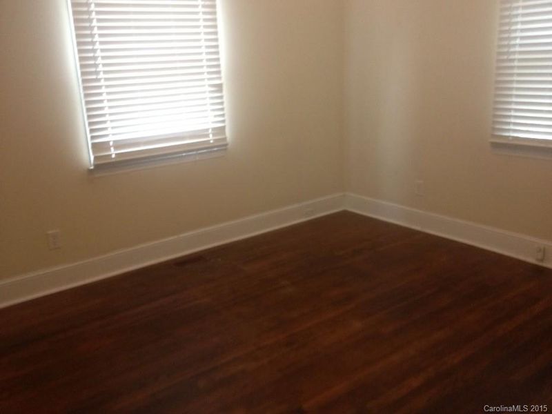 2611 Columbus Cir, Charlotte, NC 28208