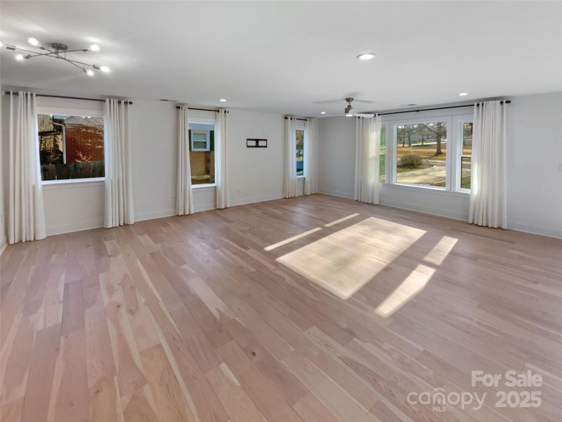 1201 Pierson Dr, Charlotte, NC 28205