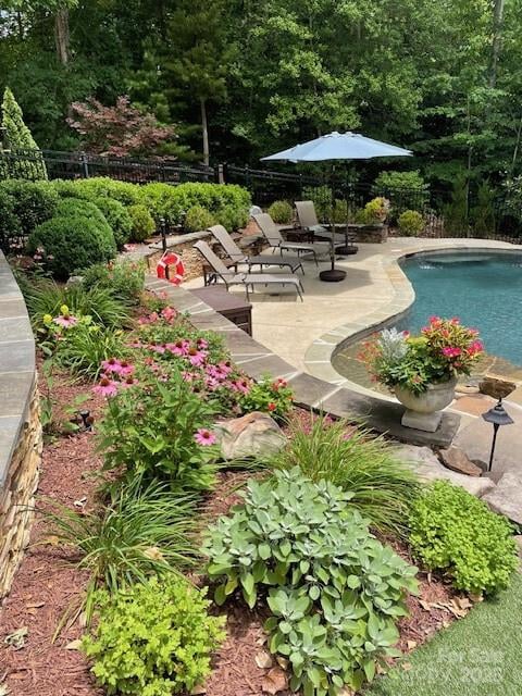 270 Bent Tree Dr, Stanley, NC 28164