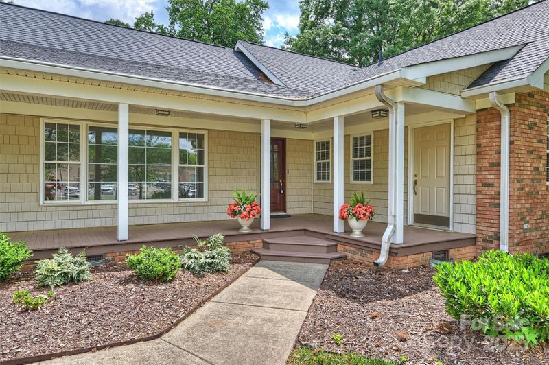 7135 Folger Dr, Charlotte, NC 28270