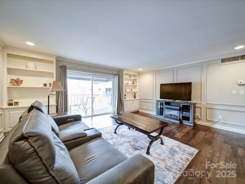 1323 Queens Rd #407, Charlotte, NC 28207