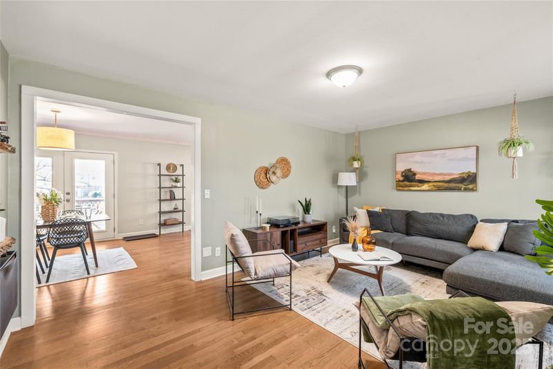 941 Squirrel Hill Rd, Charlotte, NC 28213