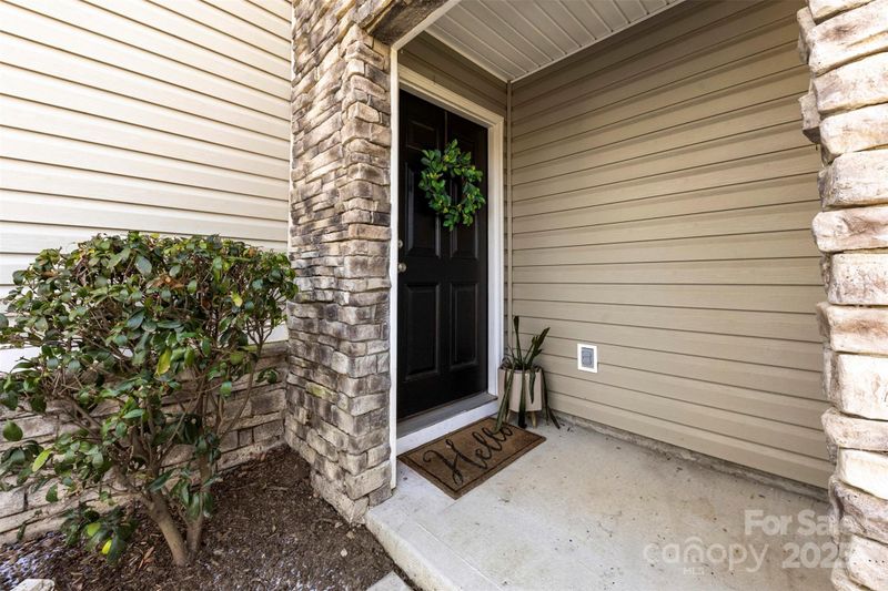 9112 Meadowmont View Dr, Charlotte, NC 28269