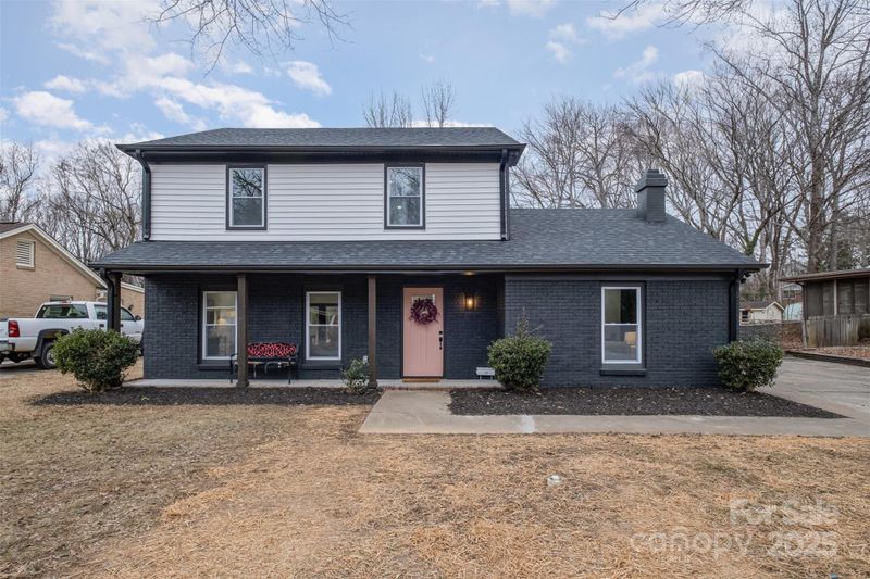 5831 Eastbrook Rd, Charlotte, NC 28215