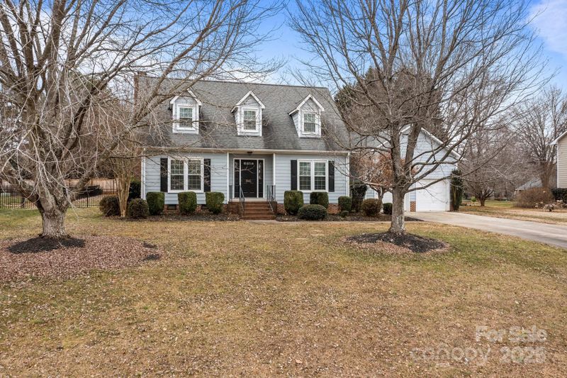 841 Deerfield Dr, Mount Holly, NC 28120