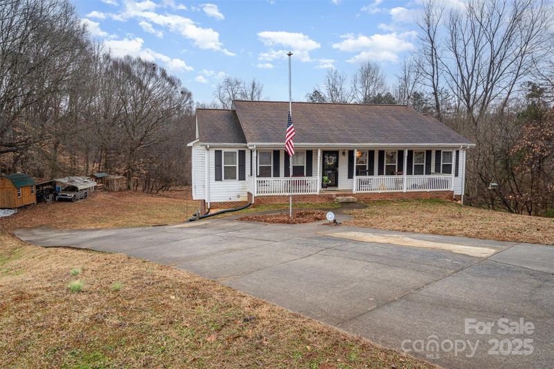 127 Halifax Ct, Gastonia, NC 28056