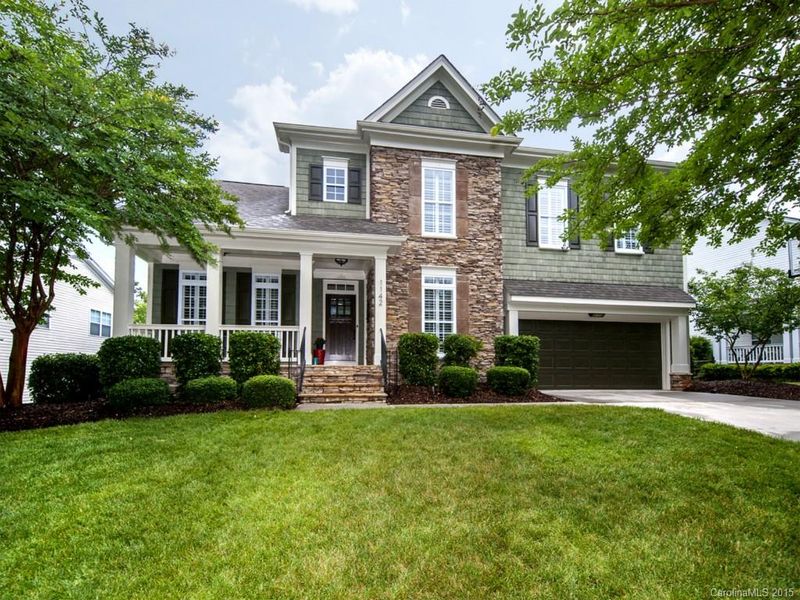 1142 Hunters Run Dr, Tega Cay, SC 29708