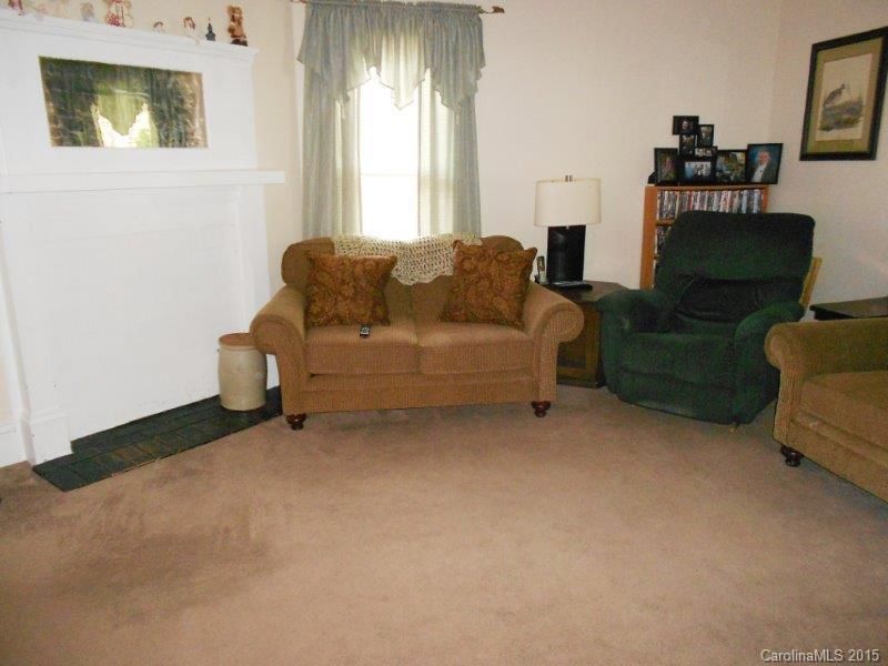218 W B St, Newton, NC 28658