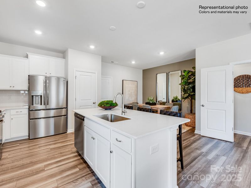 9863 Old Garden Cir, Gastonia, NC 28056