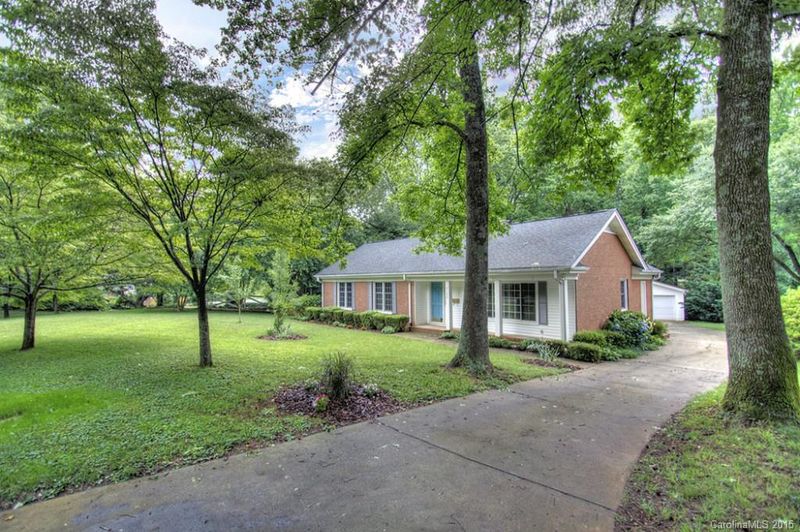 5100 Glenbrier Dr, Charlotte, NC 28212