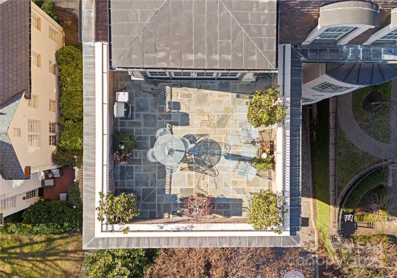 186 Cherokee Rd, Charlotte, NC 28207