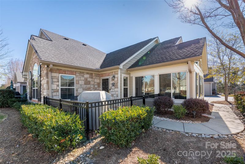 874 Ledgestone Ct, Tega Cay, SC 29708