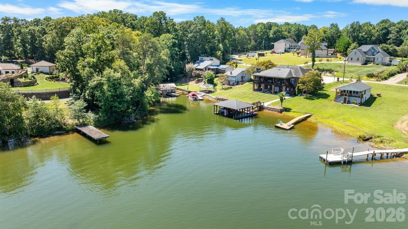 3910 6th St NW, Hickory, NC 28601