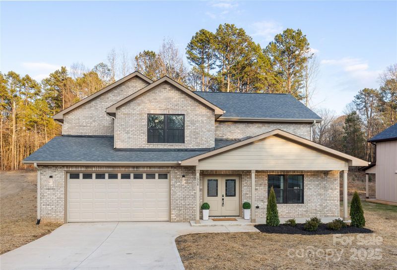 1938 Grace Ln, Charlotte, NC 28262