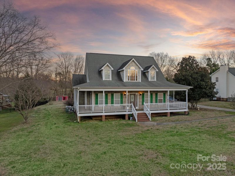 2400 Potter Downs Dr, Waxhaw, NC 28173