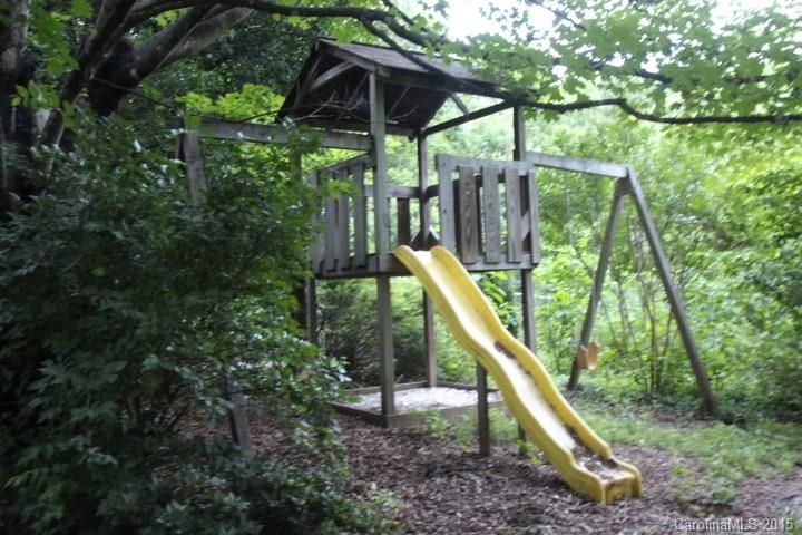 1097 4th Avenue Dr NW, Hickory, NC 28601
