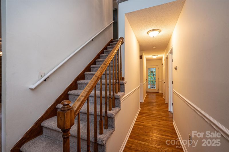 5138 Foley Dr, Hickory, NC 28601