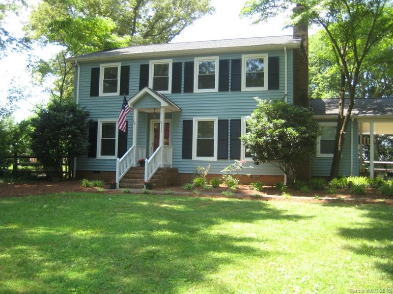 3000 Deerfield Pl, Charlotte, NC 28209