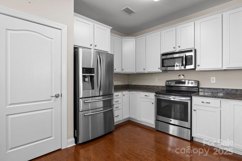 18211 Ebenezer Dr, Cornelius, NC 28031