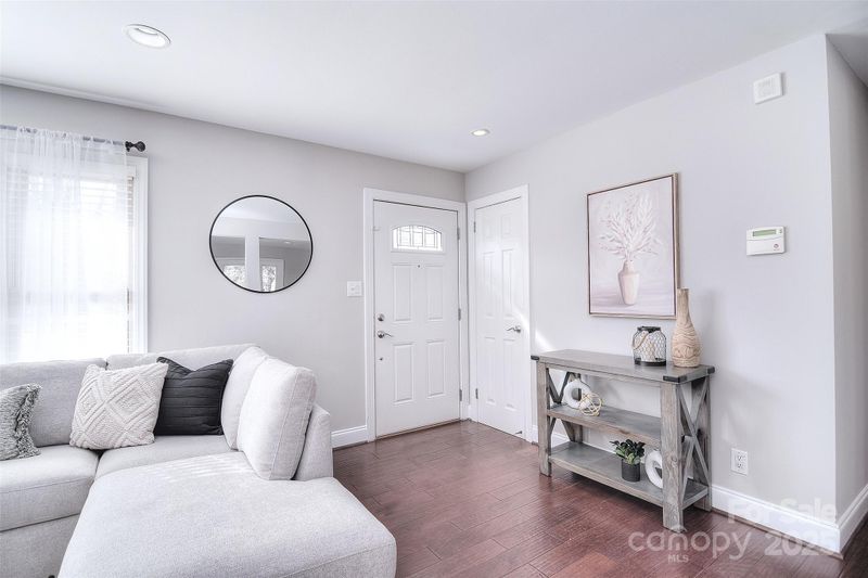 1721 Edgewater Dr, Charlotte, NC 28210
